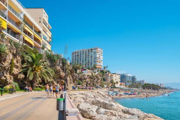 Apartamento Carole PLAYA Bajondillo Torremolinos Beach - PLAYA A 30 SEGUNDOS - Wifi - Parking - Terraza Appartamento Esterno foto